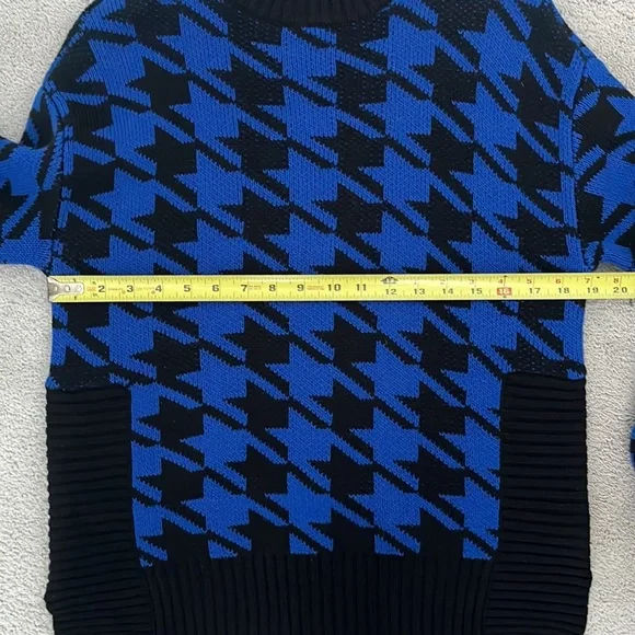 Nine West cobalt and black houndstooth sweater.  Medium - Picture 5 of 7